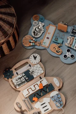 Hemmingsen Kids Mini Aktivitetstavle med Spilledåse