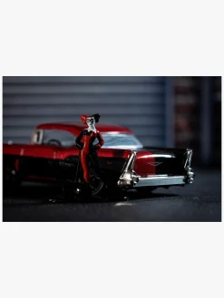 Jada Toys DC Comics Bil med Figur Harley Quinn & 1957 Chevy Bel Air 1:32