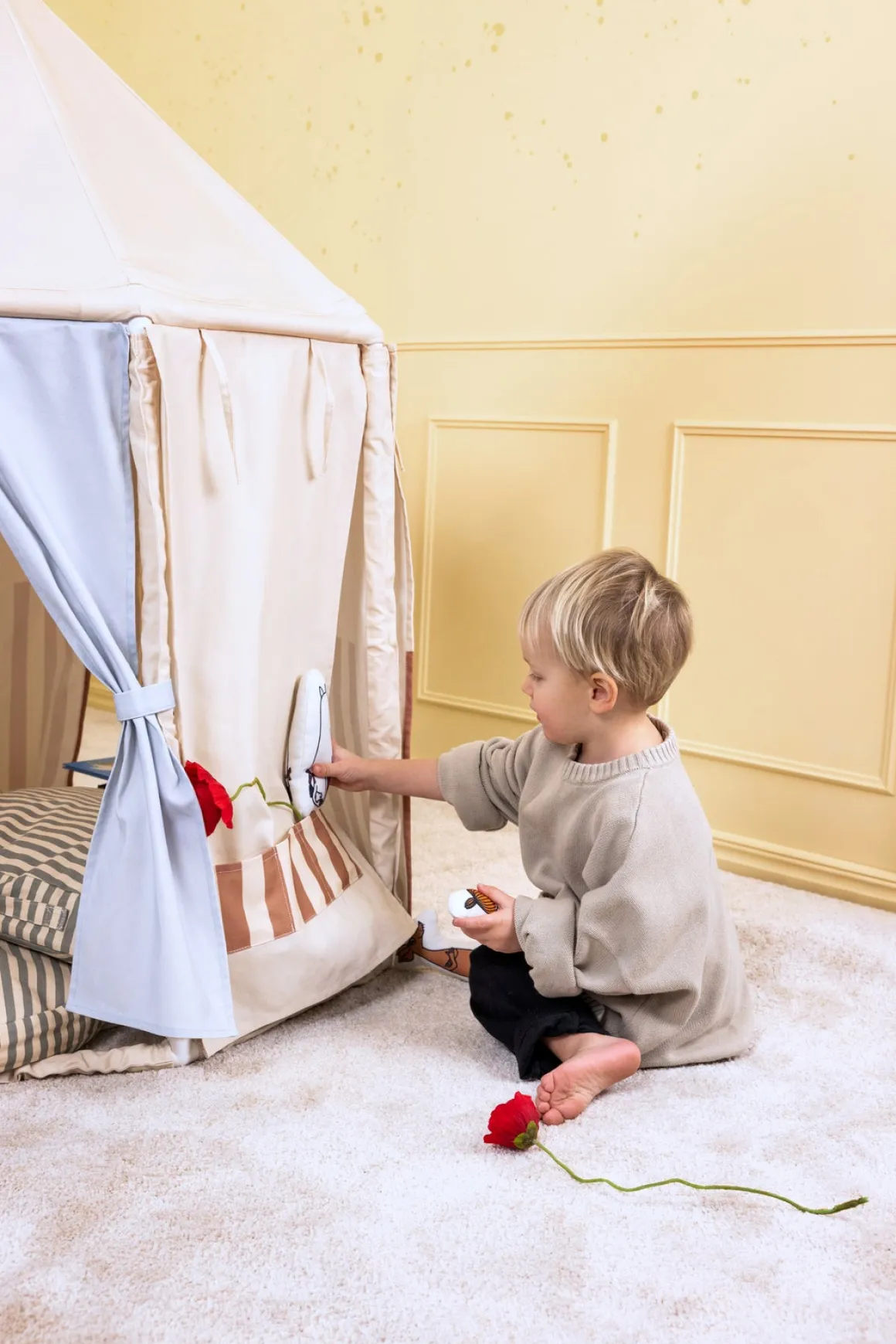 Kid's Concept Mumitroldene Legetelt med Figurer