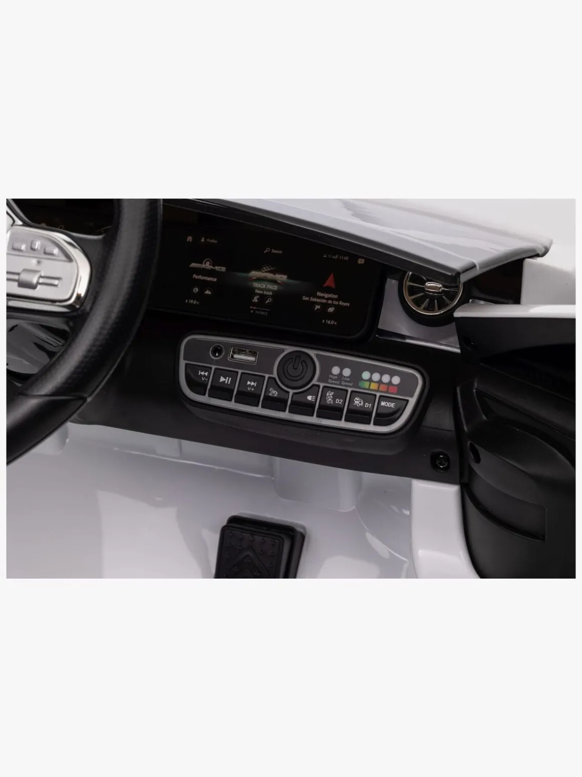 Mercedes Benz CLA45 Elbil, Hvid