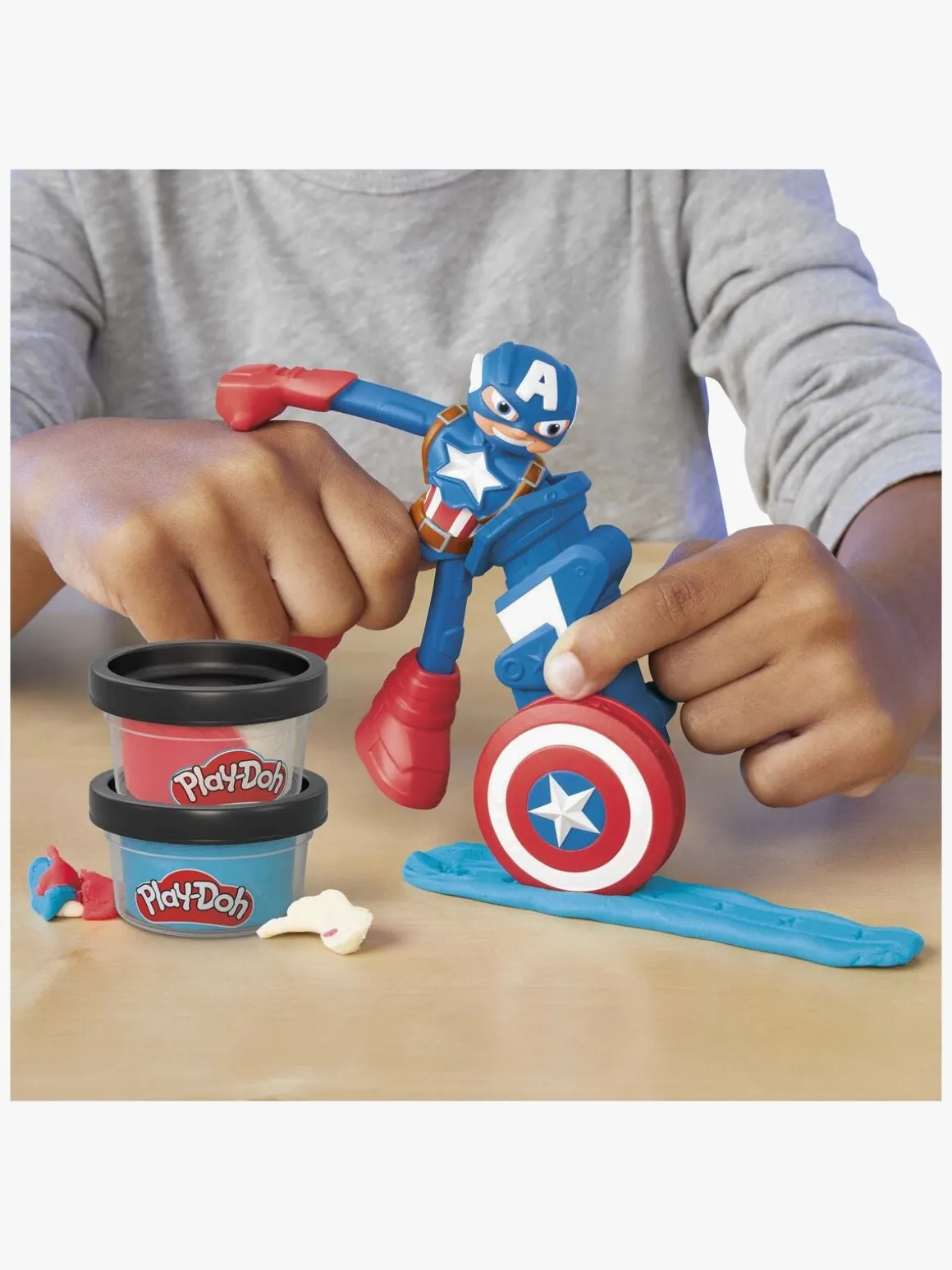 Play-Doh Captain America Stamping Shield Legesæt